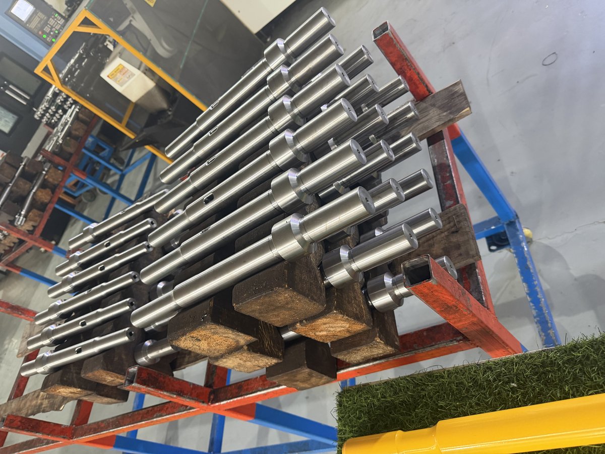 Rod turning line, long bars on lathe